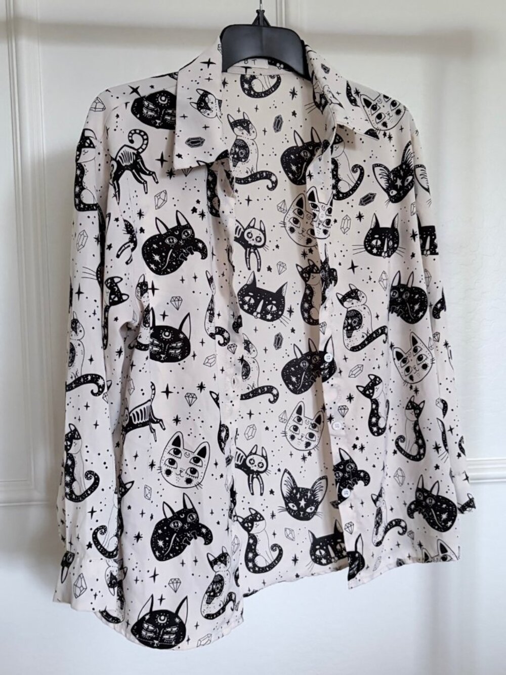 NWOT Black White Cat Print Button-Up Shirt Medium never worn